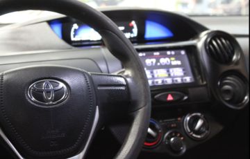Toyota Etios 1.3 X 16v - Foto #7