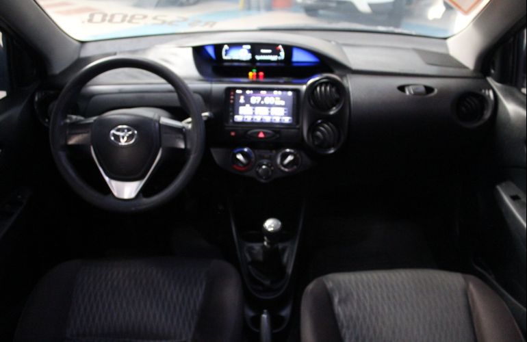 Toyota Etios 1.3 X 16v - Foto #8
