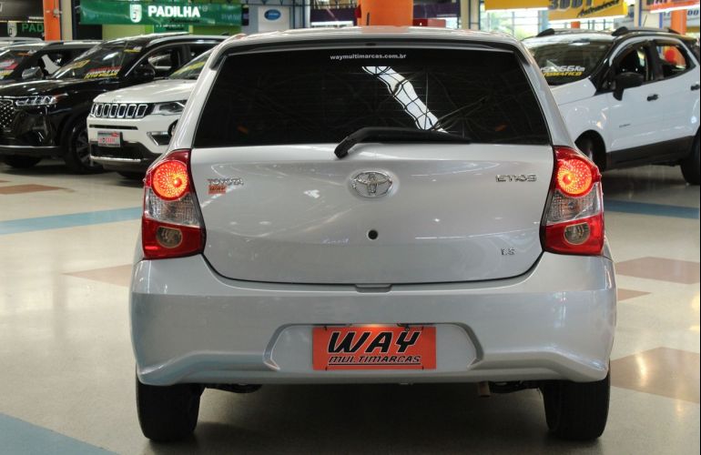 Toyota Etios 1.3 X 16v - Foto #9