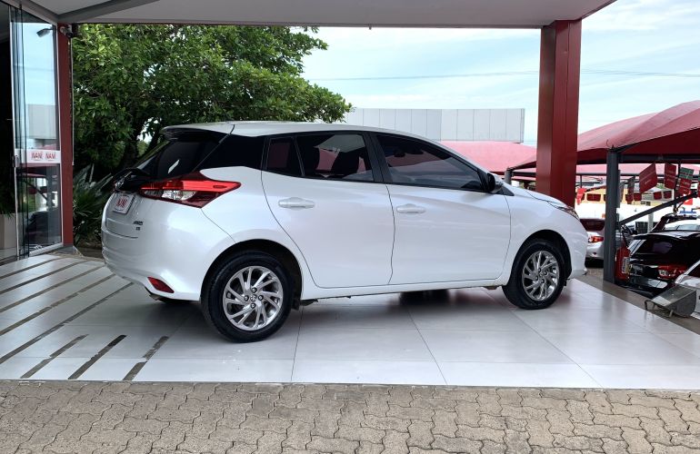 Toyota Yaris 1.5 XS Connect CVT - Foto #4