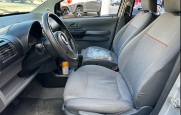Volkswagen Fox 1.6 Mi Plus 8v - Foto #8