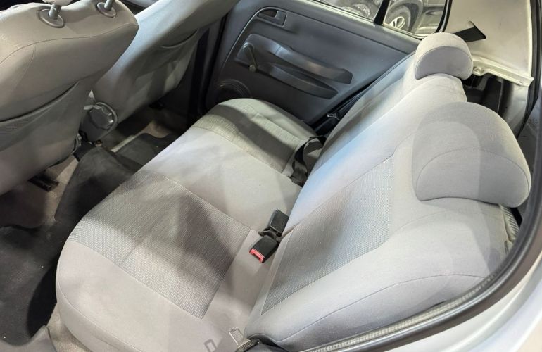 Volkswagen Fox 1.6 Mi Plus 8V Flex 4p Manual - Foto #9