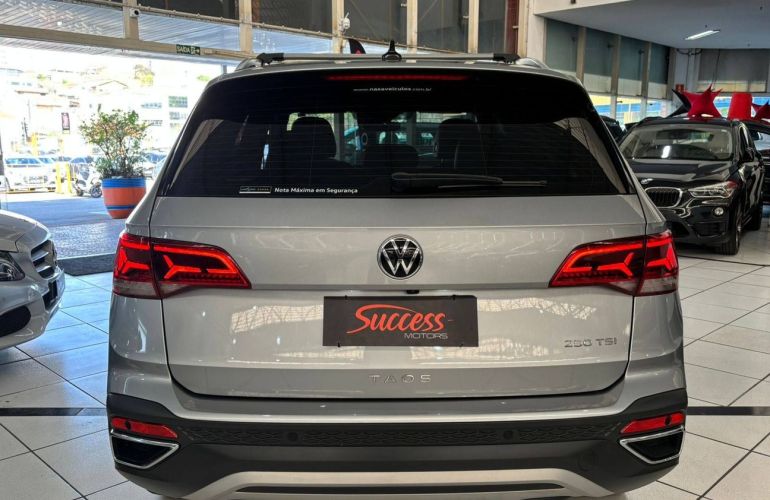 Volkswagen Taos 250 TSi Highline - Foto #6