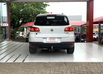 Volkswagen Tiguan 2.0 TSI 4WD - Foto #6