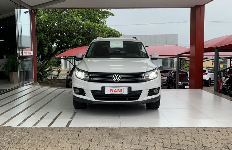 Volkswagen Tiguan 2.0 TSI 4WD - Foto #2
