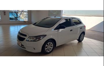 Chevrolet Onix 1.0 Joy SPE/4 - Foto #2