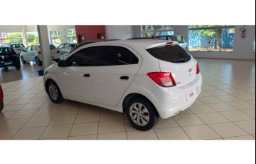 Chevrolet Onix 1.0 Joy SPE/4 - Foto #4