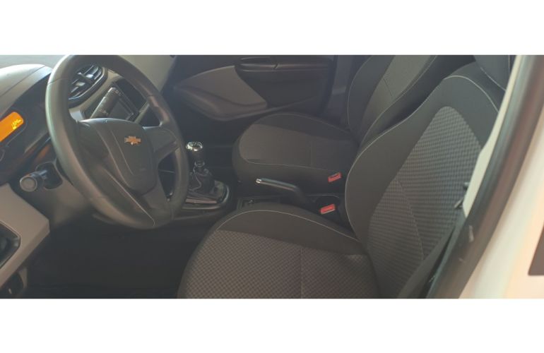 Chevrolet Onix 1.0 Joy SPE/4 - Foto #6