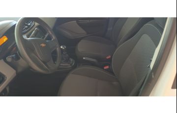 Chevrolet Onix 1.0 Joy SPE/4 - Foto #6
