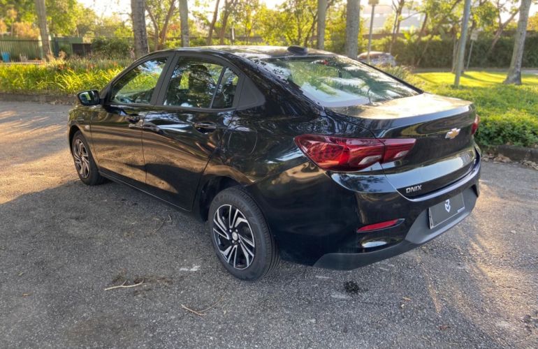 Chevrolet Onix 1.0 Flex Plus LT Manual - Foto #6