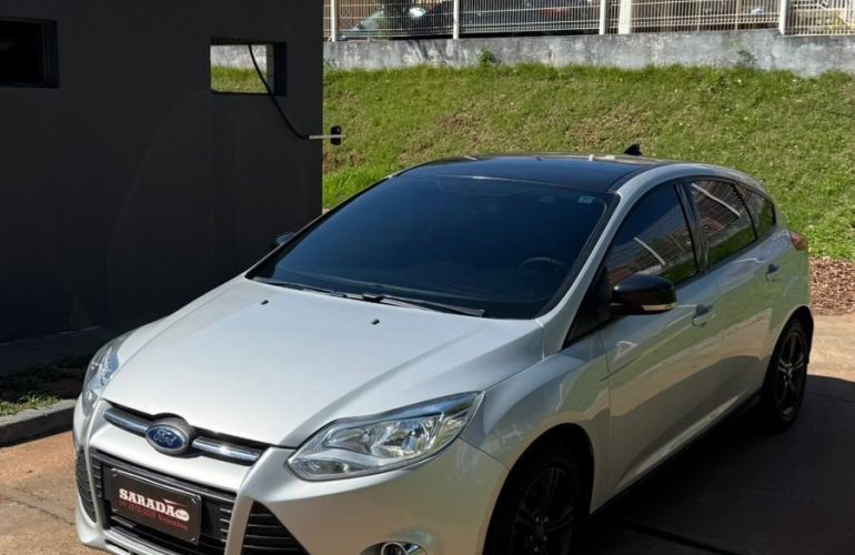 Ford Focus 1.6 SE 16v - Foto #2