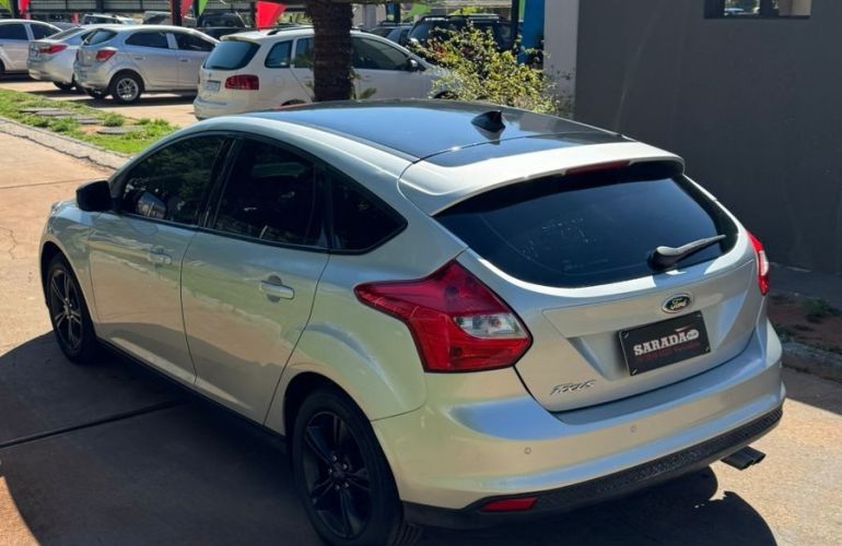 Ford Focus 1.6 SE 16v - Foto #8