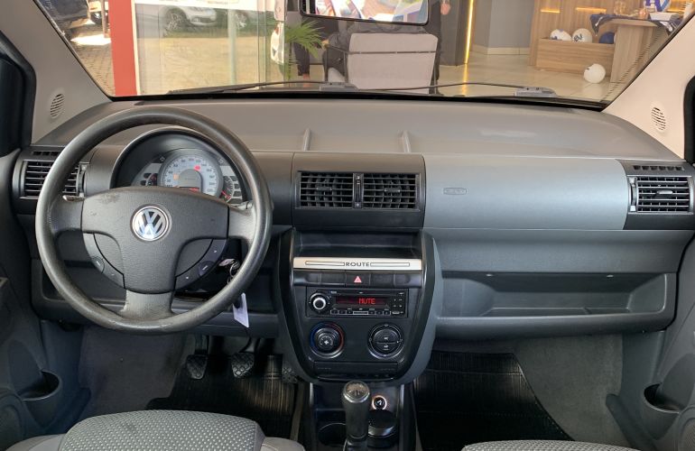Volkswagen Fox Route 1.6 8V (Flex) 4p - Foto #5