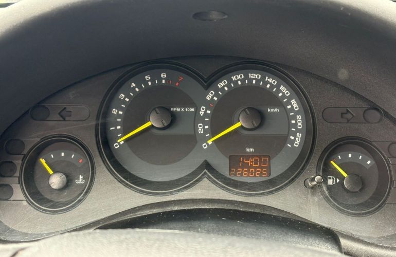 Chevrolet Classic 1.0 MPFi LS 8v - Foto #8