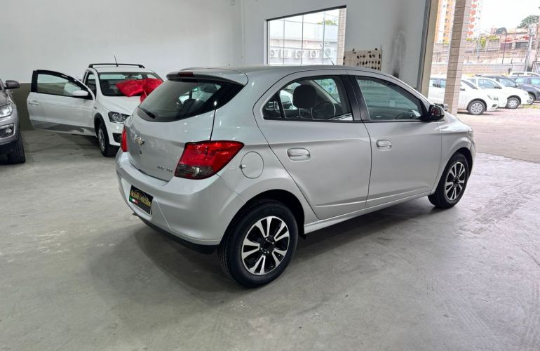 Chevrolet Onix 1.4 MPFi LTZ 8V Flex 4p Automático - Foto #4