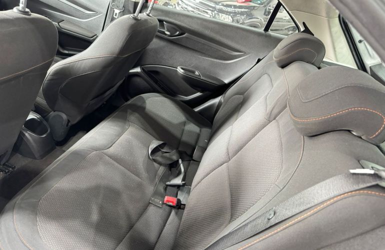 Chevrolet Onix 1.4 MPFi LTZ 8V Flex 4p Automático - Foto #9