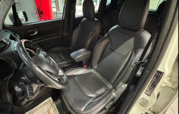 Jeep Renegade 2.0 16V Turbo Longitude 4x4 - Foto #6