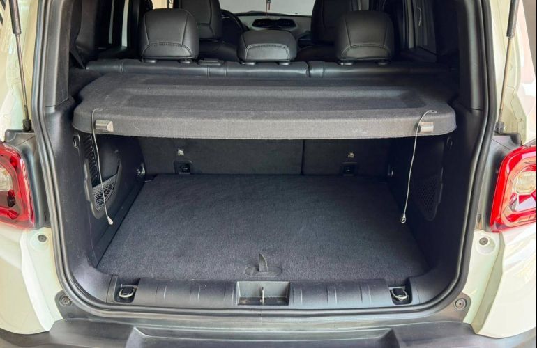 Jeep Renegade 2.0 16V Turbo Longitude 4x4 - Foto #9