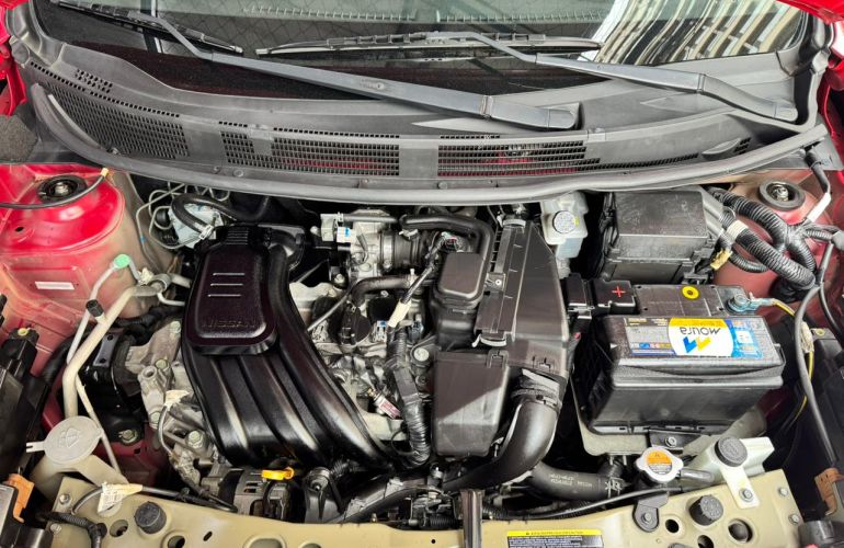 Nissan March 1.0 12V S (Flex) - Foto #6