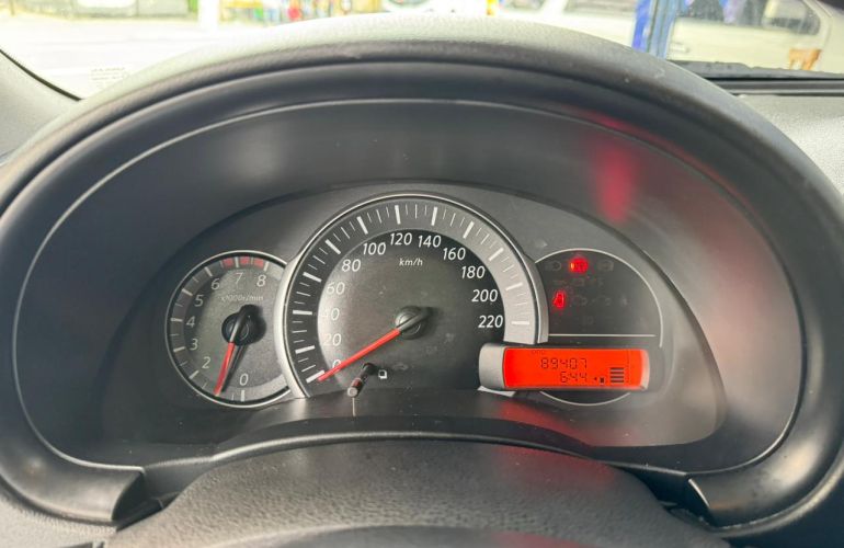 Nissan March 1.0 12V S (Flex) - Foto #7