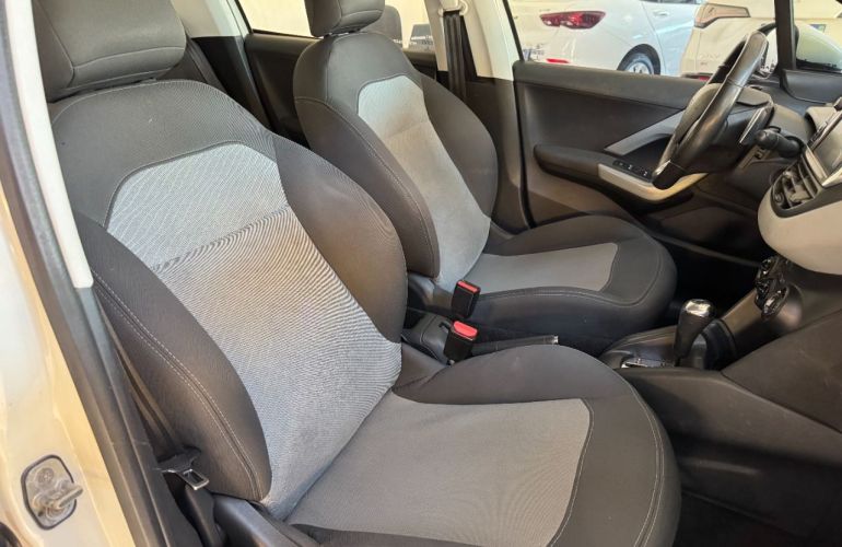 Peugeot 208 Active Pack 1.6 16V (Flex) (Aut) - Foto #10