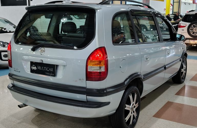 Chevrolet Zafira 2.0 MPFi Elite 16v - Foto #4