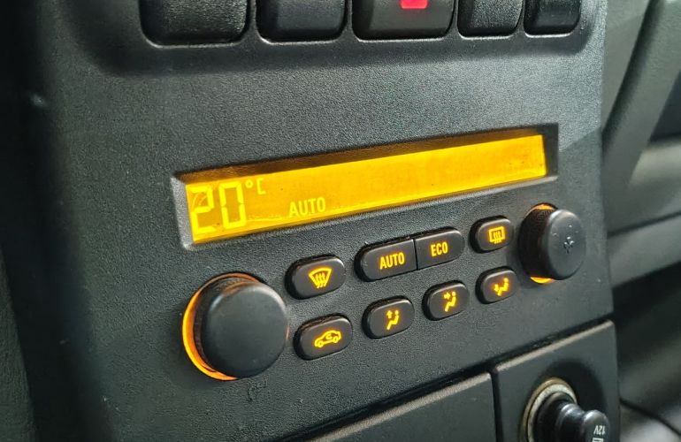 Chevrolet Zafira 2.0 MPFi Elite 16v - Foto #10