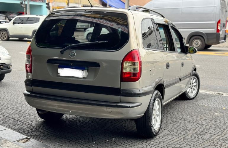 Chevrolet Zafira 2.0 MPFi Comfort 8v - Foto #4