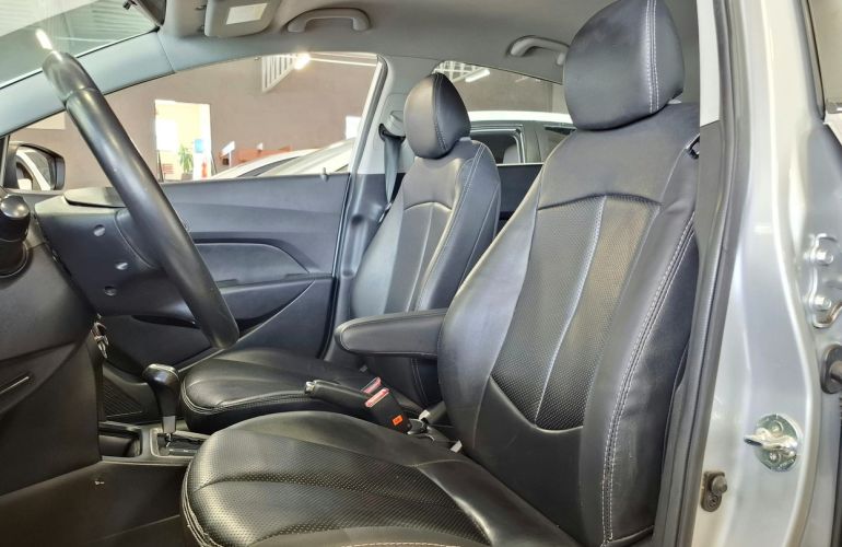 Hyundai Hb20 1.6 Premium 16v - Foto #8