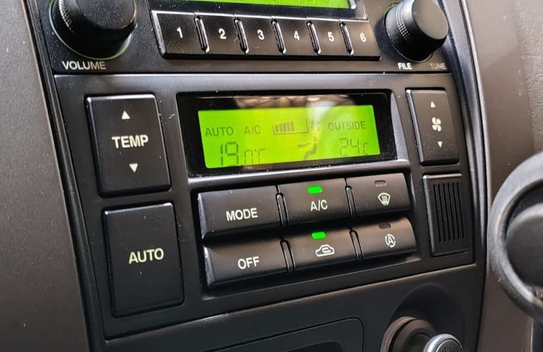 Hyundai Tucson 2.0 MPFi GLS 16V 143cv 2wd - Foto #8