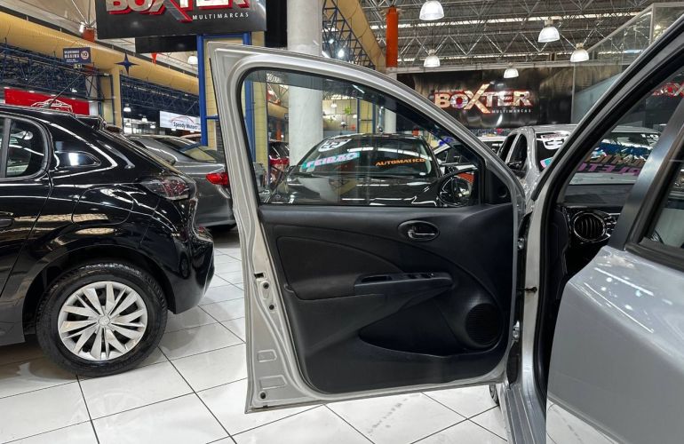 Toyota Etios 1.5 Xls Sedan 16v - Foto #6