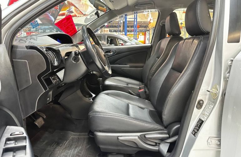 Toyota Etios 1.5 Xls Sedan 16v - Foto #8