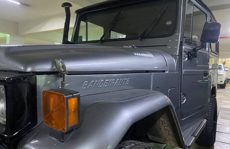 Toyota Bandeirante Jipe OJ50LV 4x4 4.0 (teto rígido) - Foto #3