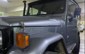 Toyota Bandeirante Jipe OJ50LV 4x4 4.0 (teto rígido) - Foto #3