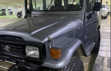 Toyota Bandeirante Jipe OJ50LV 4x4 4.0 (teto rígido) - Foto #5