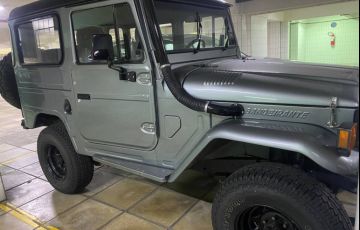 Toyota Bandeirante Jipe OJ50LV 4x4 4.0 (teto rígido) - Foto #9
