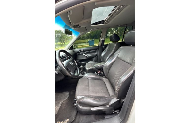 Volkswagen Golf  Sportline 1.6 VHT Total (Flex) - Foto #6