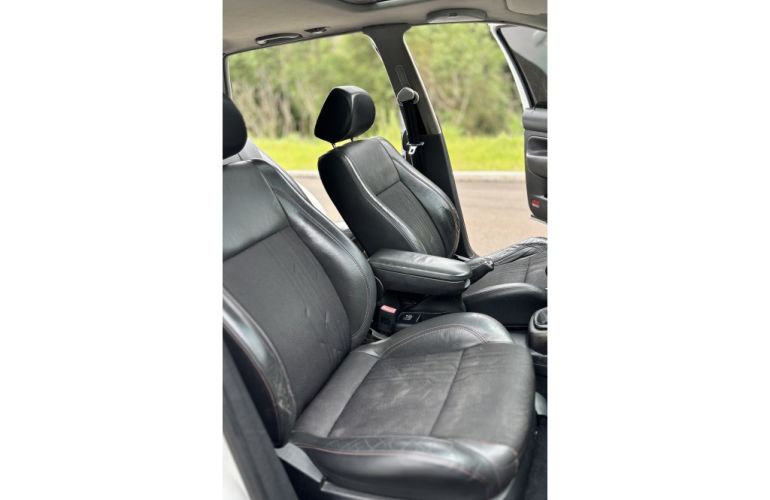 Volkswagen Golf  Sportline 1.6 VHT Total (Flex) - Foto #10