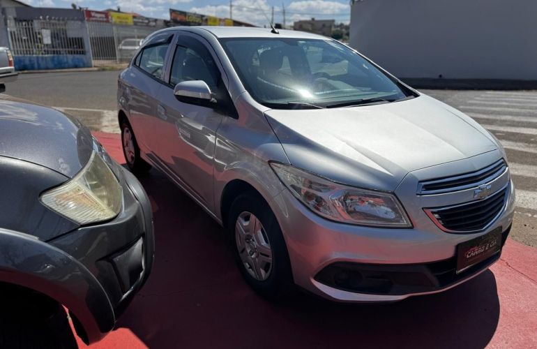 Chevrolet Onix 1.0 MPFi LT 8v - Foto #7