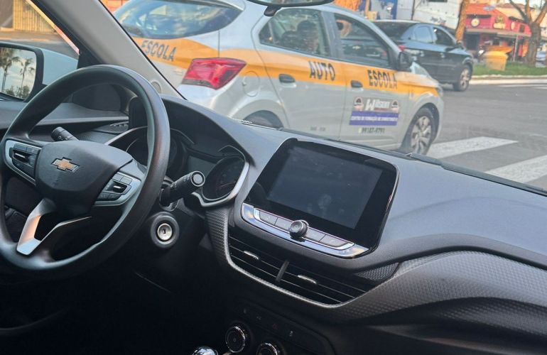 Chevrolet Onix 1.0 LT - Foto #10