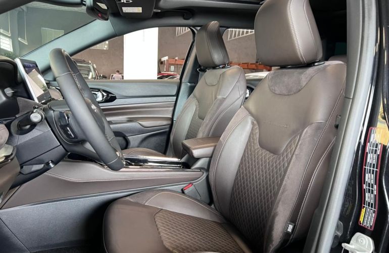 Jeep Commander 2.0 Td380 Turbo Overland - Foto #5