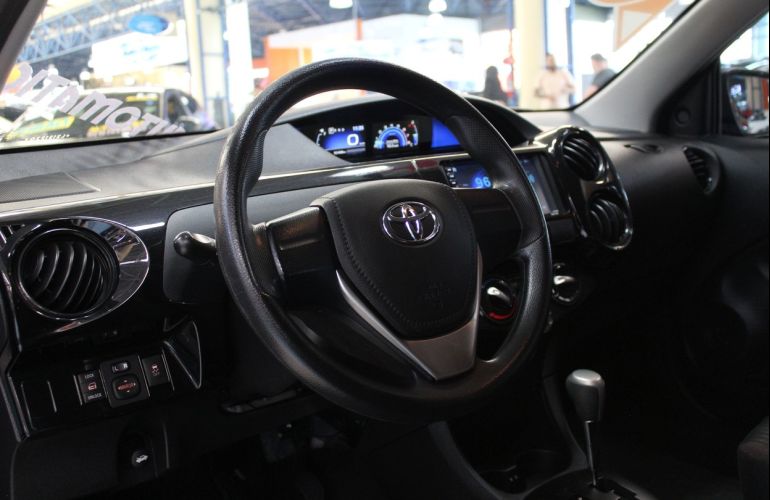 Toyota Etios 1.3 X 16v - Foto #3