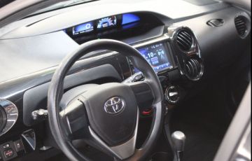Toyota Etios 1.3 X 16v - Foto #4