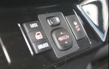 Toyota Etios 1.3 X 16v - Foto #8