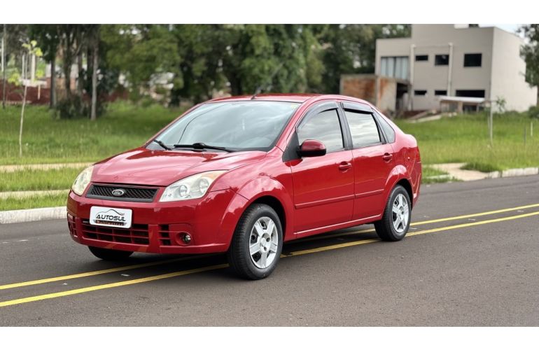 Ford Fiesta Sedan 1.0 - Foto #1