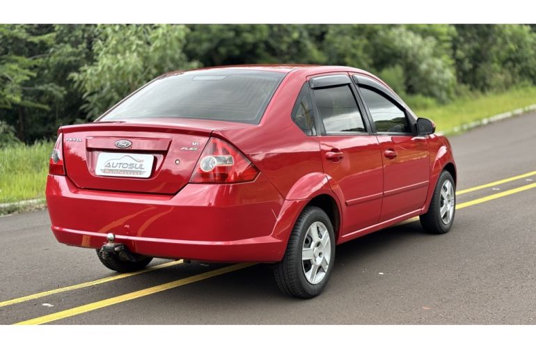 Ford Fiesta Sedan 1.0 - Foto #4