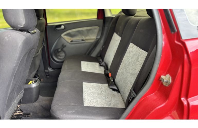 Ford Fiesta Sedan 1.0 - Foto #6