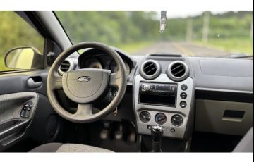 Ford Fiesta Sedan 1.0 - Foto #7