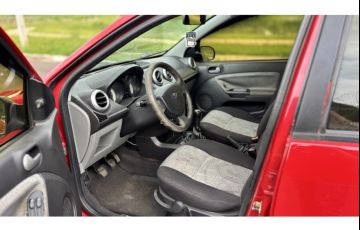 Ford Fiesta Sedan 1.0 - Foto #8
