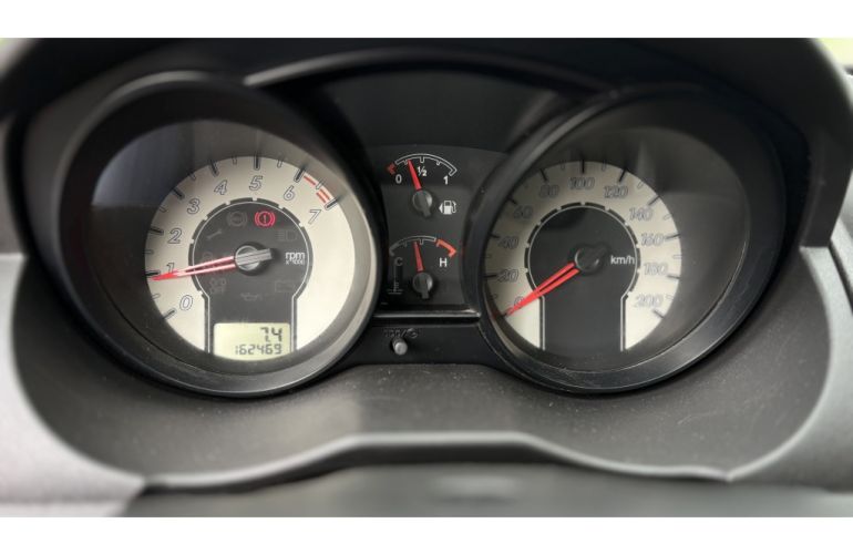 Ford Fiesta Sedan 1.0 - Foto #9